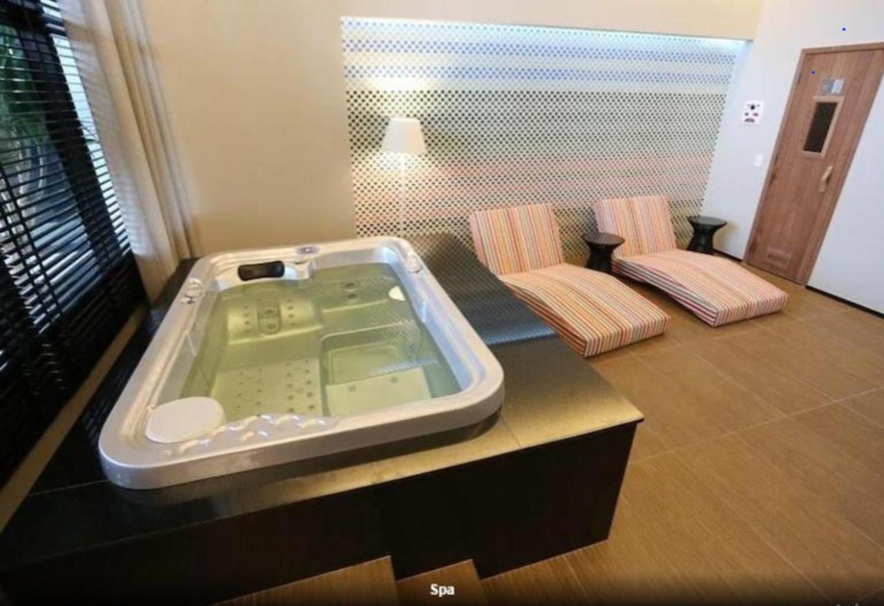 Suites Mondial Salvador Flat Buitenkant foto